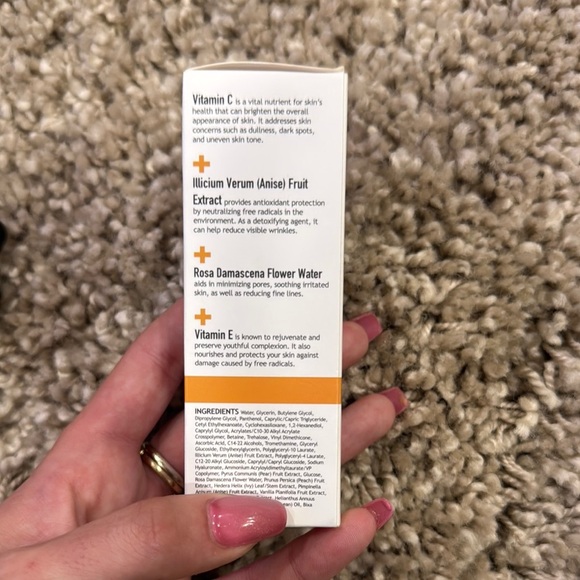 NEW Clara’s Advanced Serum with Vitamin C - Picture 3 of 5